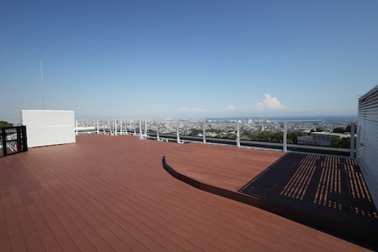 広い展望のテラス