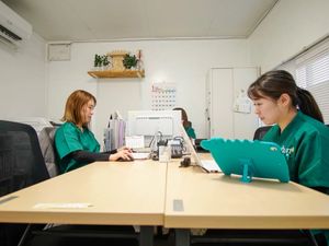 スタッフが働く事務スペース  