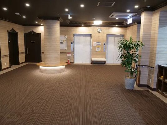 広いロビー  