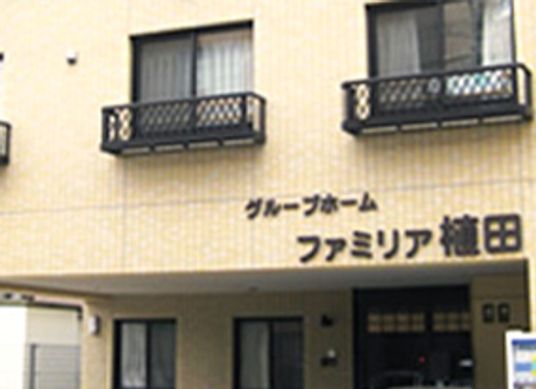 建物入口の外観