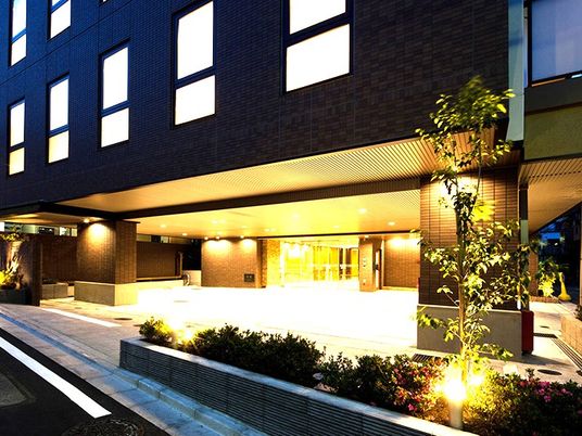 夜の建物外観  