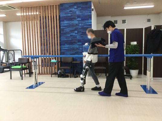 訓練中の様子の機能訓練室