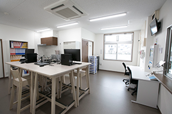 広々とした職員室
