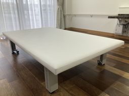トレーニング台のある部屋