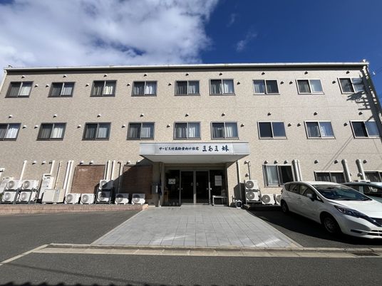 ゆったりした外観の建物