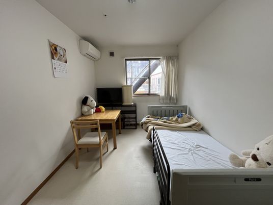 窓付きの居室