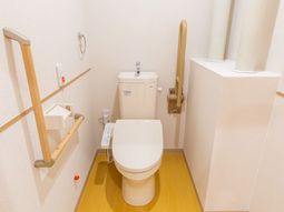 手すり付きトイレ