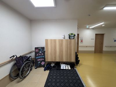 くつばこのある廊下