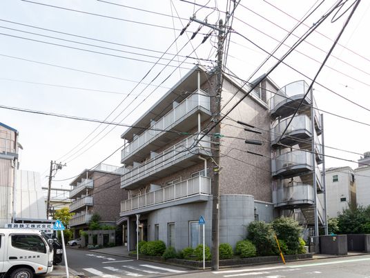 高層の建物の外観