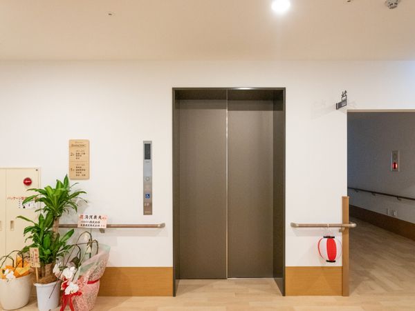 安全なエレベーター設備