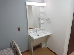 シンプルな洗面台
