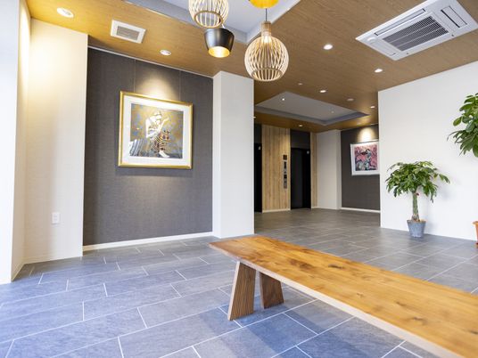 モダンなロビー