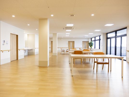 広々としたラウンジ