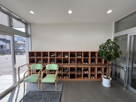 靴箱のあるエントランス