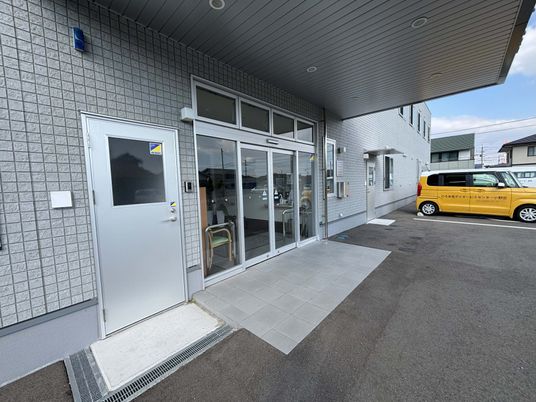 駐車場側の出入口