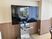 テレビと椅子のある部屋