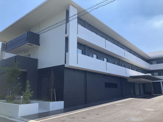 近代的な建物の外観