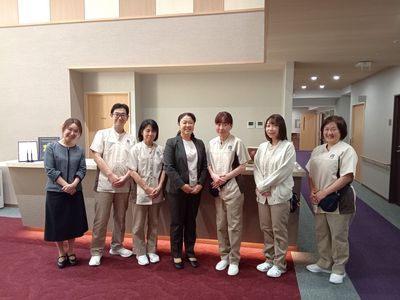 スタッフの集合写真