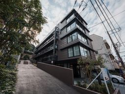 モダンな建物の外観