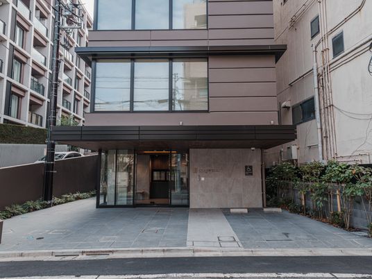モダンな建物の外観