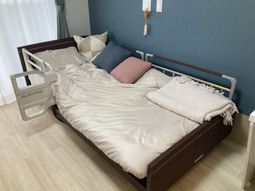 柔らかい色調の居室