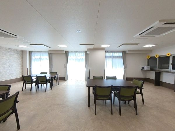 ゆったりしたダイニングスペース