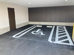 バリアフリー駐車場