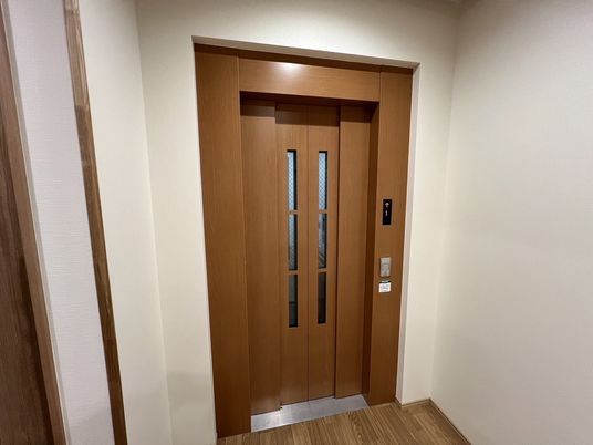 シンプルなエレベーター