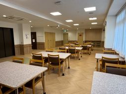 落ち着いた雰囲気の食堂