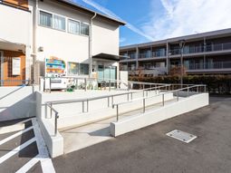 車椅子用のスロープ