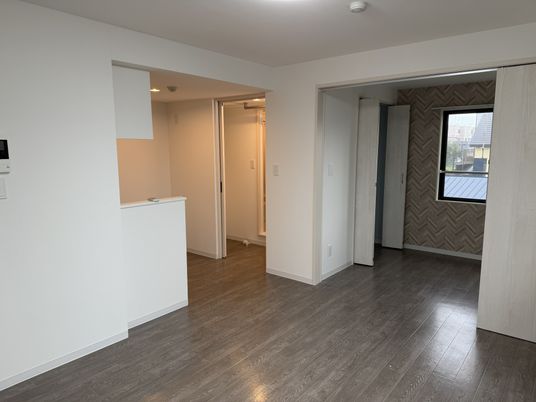 光が差し込む居室