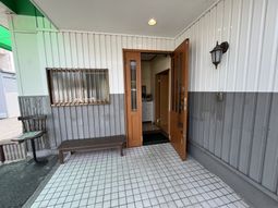 温かみのあるエントランス