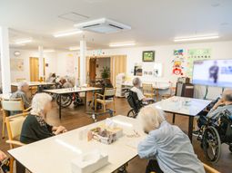 利用者がくつろぐダイニング