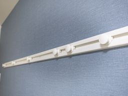 便利なフックがある廊下