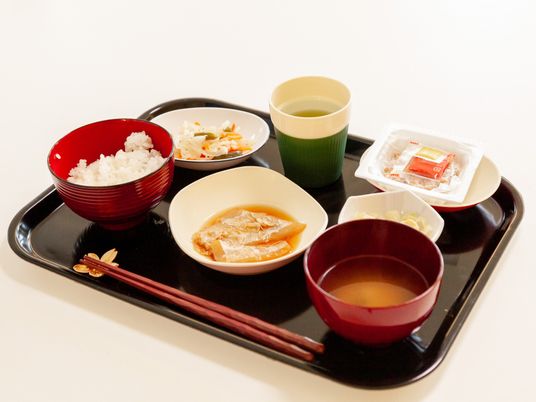 ケア施設の配膳食