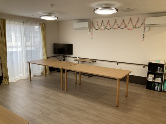 明るい室内のリビング