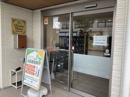 シンプルなエントランス