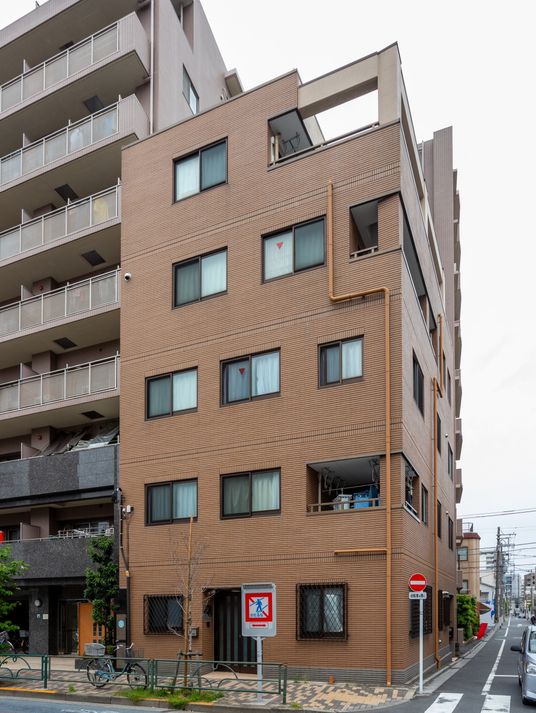 ビルの外観