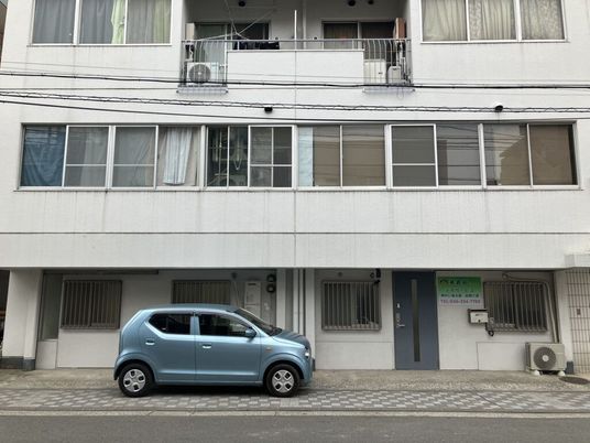 外観の建物正面  