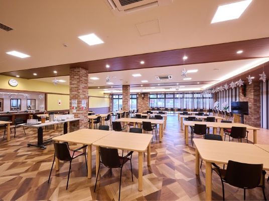 広い食堂の様子  