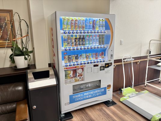 清潔な自販機がある部屋