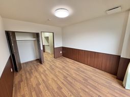 落ち着いた雰囲気の居室