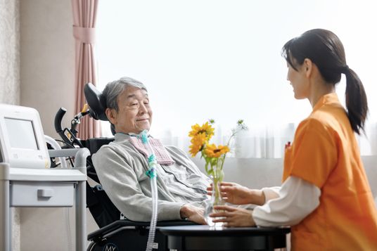 会話する利用者とスタッフ