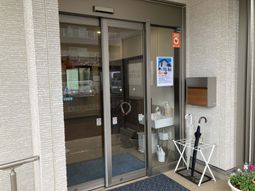 エントランスドア