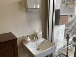 明るい洗面台