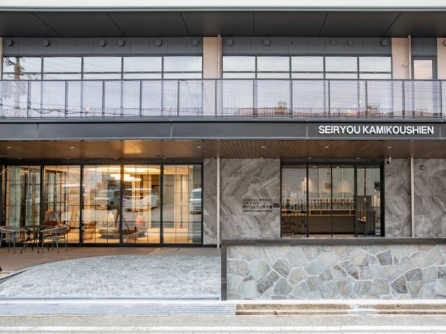 モダンな建物の外観 外観 洗練されたデザインが特徴的な建物風景です。これからの職場として魅力的です。