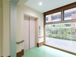 明るいエントランス