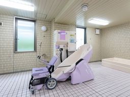入浴介助用チェア浴室