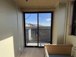 自然光が差し込む居室
