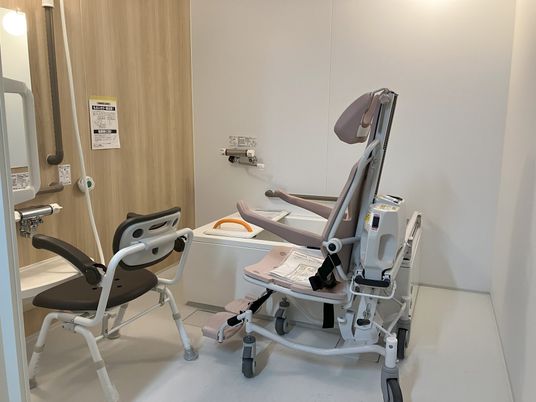機能訓練室の椅子と器具
